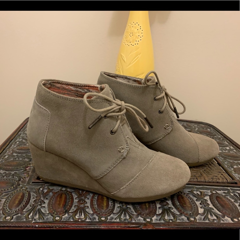 Toms Women’s Boots Size 7